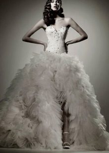 Magnificent wedding dress with a slit