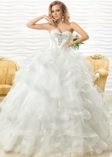 Magnificent wedding dress with a cascade skirt from Oksana Mucha