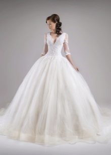 Wedding dress in the style of a princess