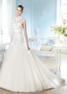 Wedding dress with closed top with large openwork
