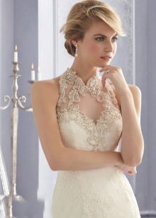 Wedding dress with openwork pattern
