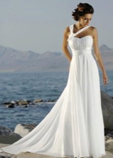 Dress Empire style wedding for the beach ceremony