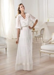 Wedding dress with a wide short sleeve