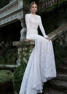 Wedding dress closed of lace