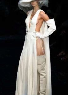 A terrible overly open wedding dress