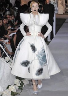 Wedding dress with puff sleeves by Dior