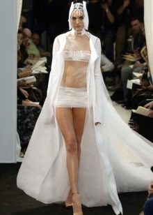 Terrible wedding dress candid