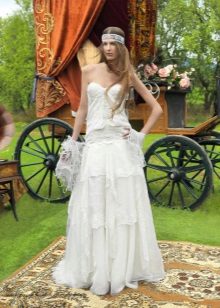 Wedding dress in the style of Gigantea boho