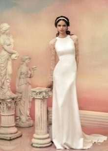 Wedding dress closed with lace sleeves