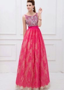 The evening dress from Angela & Alison is red