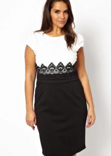 Evening dress for the full with lace trim