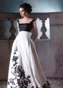 Simple evening dress with openwork appliqué