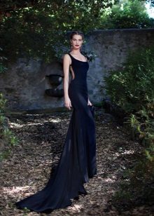 Evening dress with a mermaid neckline