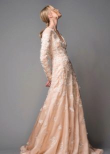 Evening dress closed to the floor