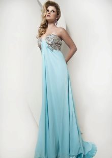 Evening dress in the Greek style with a multi-layered chiffon skirt