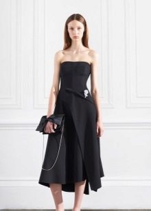 Short evening dress with open shoulders