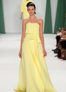 Evening dress from Carolina Herrera yellow