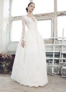 Magnificent wedding dress with lace
