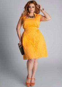 Yellow dress for full evening