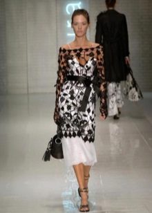 Crochet evening dress with catwalk