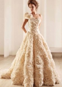 Ivory wedding dress magnificent