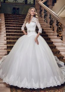 Magnificent wedding dress from the collection Shining tenderness from Eva Utkina