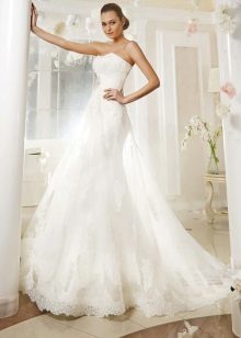 Wedding dress from the collection Simply Love from Eva Utkina with a train
