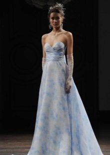 Wedding dress with blue divorces
