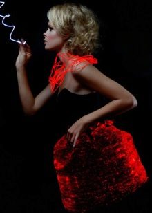 Evening dress brand Rainbow Winters color-changing red