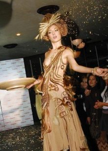 Evening dress beige hair