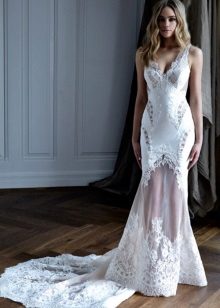 Wedding dress straight with a lace train