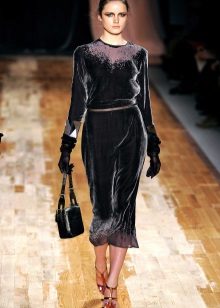 Sandals under the velvet dress