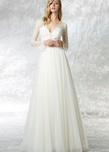 A-line wedding dress with sleeves
