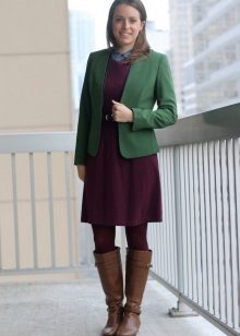 Dress marsala in combination with green