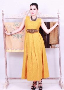 Mustard dress accessories