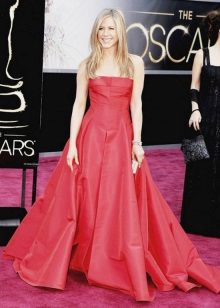 Long dress in crimson floor