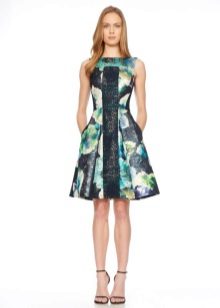 Fluffy dress with color insert