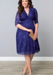 Dark-colored dress for a figure with a bulging tummy