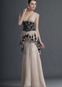 Long dress with elements that hide the belly