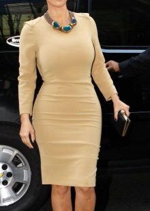 Sheath dress for a full low girl