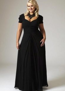 Elegant long dress for a full woman over 40