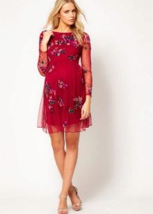 Crimson dress with a high waist with a small pattern for pregnant women