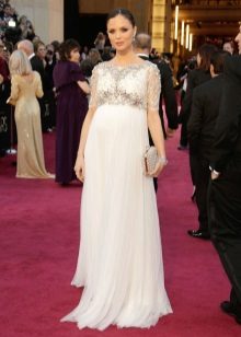 Elegant dresses for pregnant women on a wedding