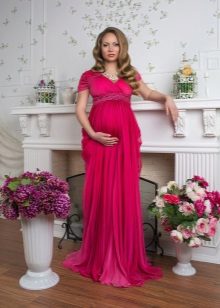 Elegant dresses for pregnant women