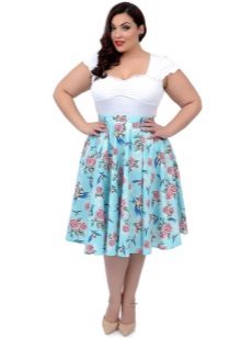 Dress for full with a high waist