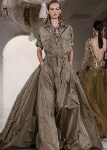 Long magnificent dress of a safari from dizaner