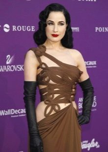 Chocolate-colored dress in combination with black