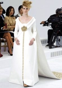Wedding dress from Chanel to the floor