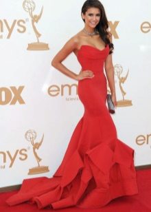 Beautiful red dress to the floor