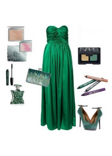 Long dress to the floor and accessories to it